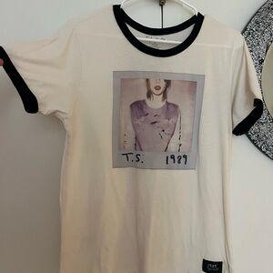 Taylor Swift 1989 Official World Tour Merch T-Shirt Polaroid XL